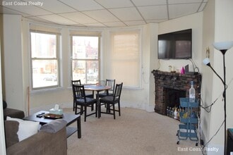 Building Photo - 879 Beacon St