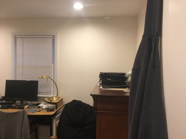 Building Photo - 157 Central St