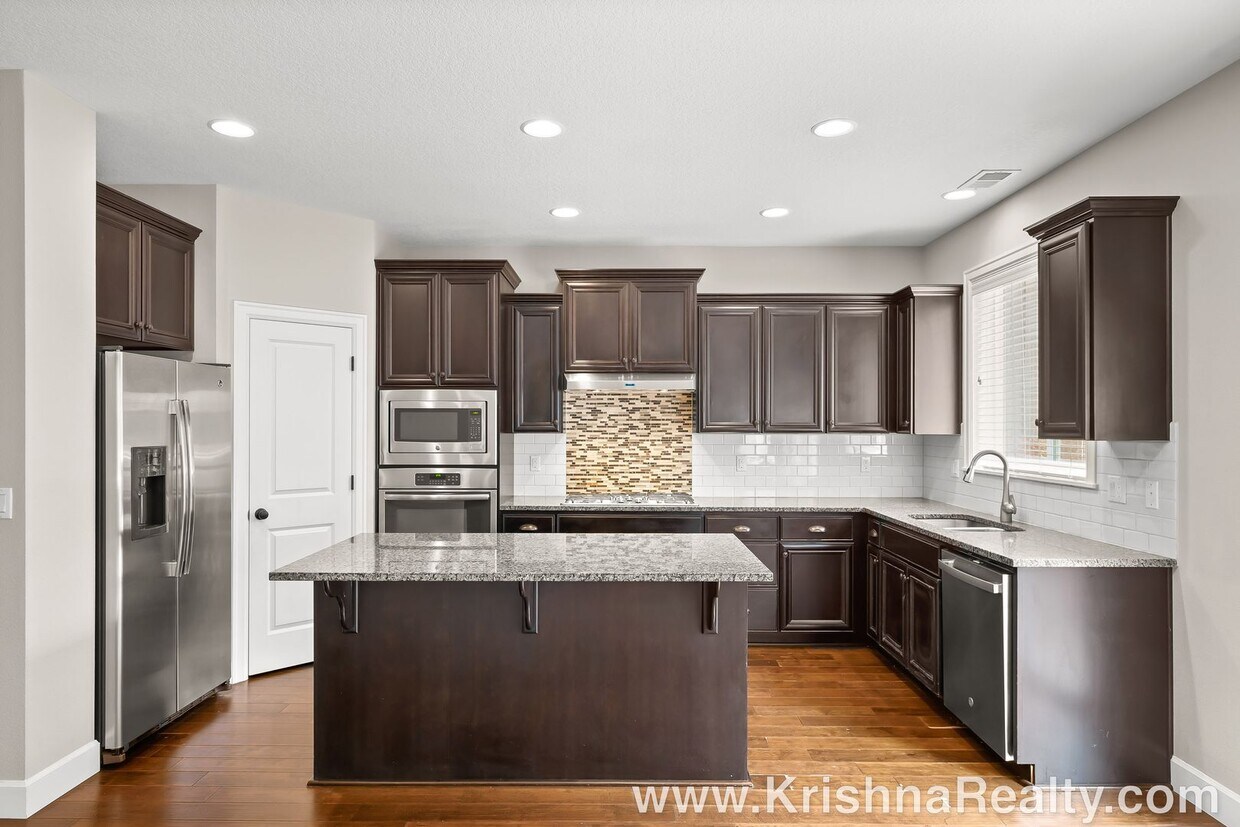 Primary Photo - Beautiful North Bethany 5 BD +Bonus Room! ...