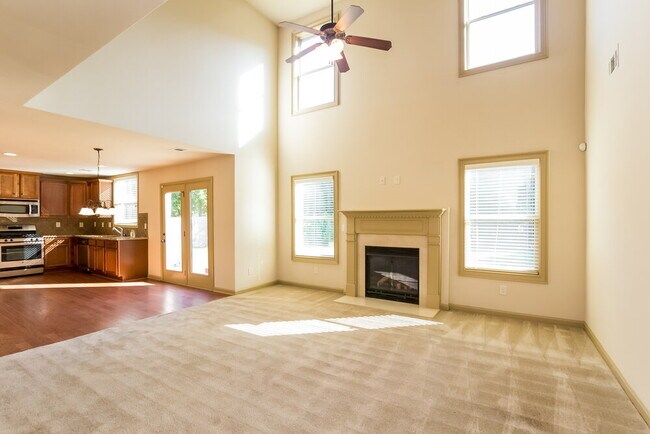 Building Photo - 3336 Montauk Hill Dr