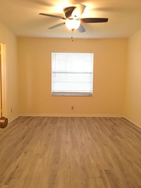 Primary Photo - 9993 Three Lakes Cir