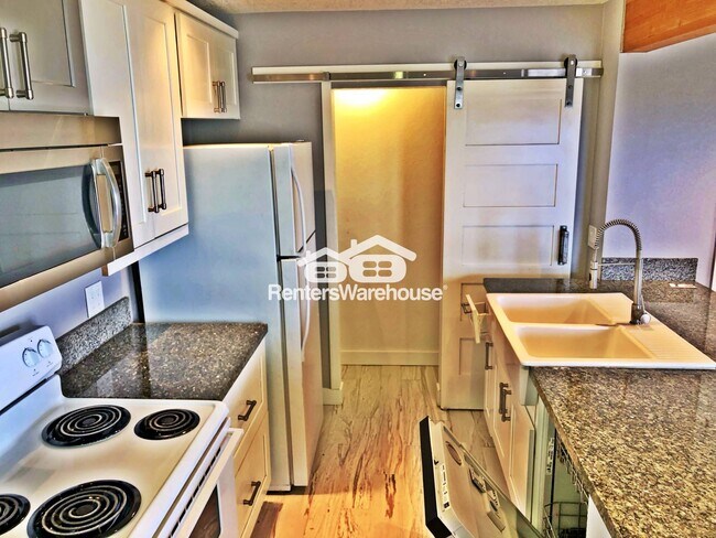 Building Photo - 7528 N 47th Dr
