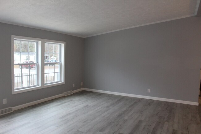 Foto del edificio - 6 Laura Ln