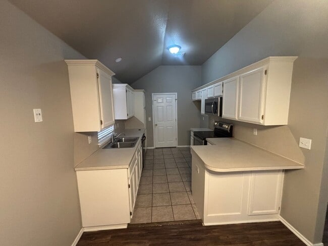 Building Photo - Beautiful 3 Bed 2 Bath in Norman