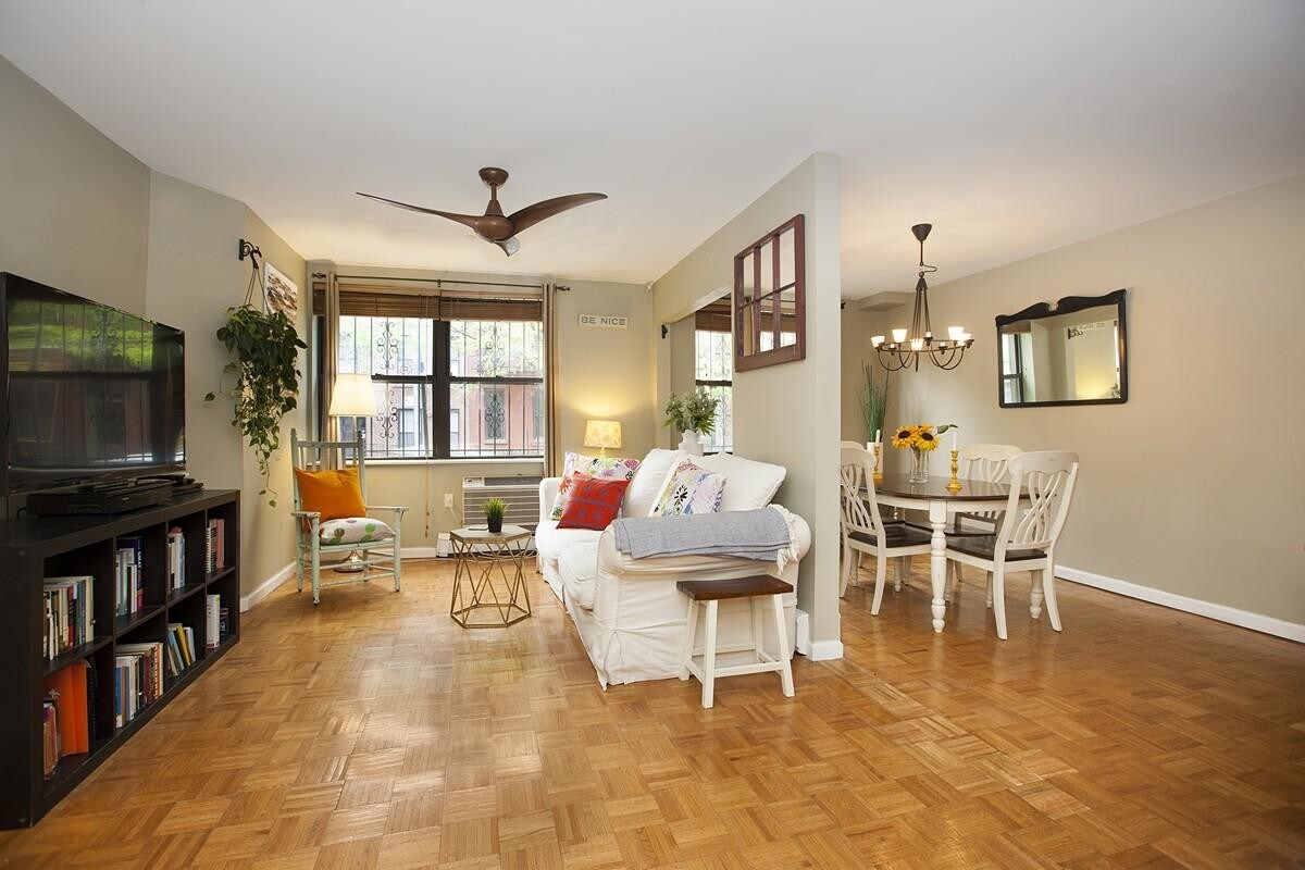 Primary Photo - 712 Sackett St