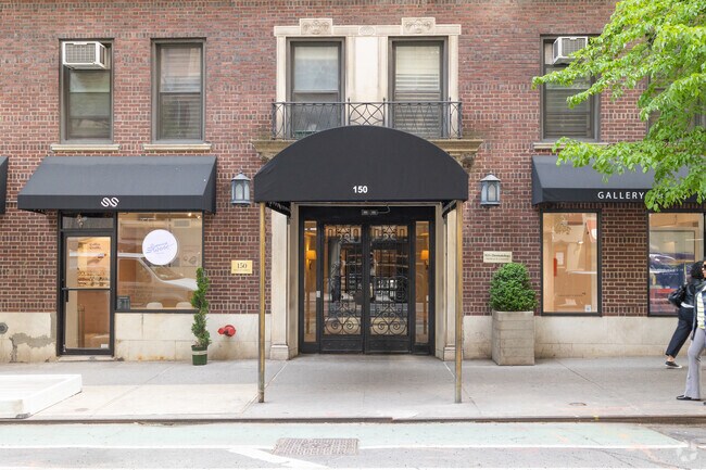 Entrance - 146-152 W 55th St