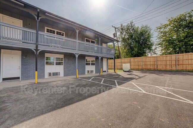 Foto del edificio - 2432 E 10th St