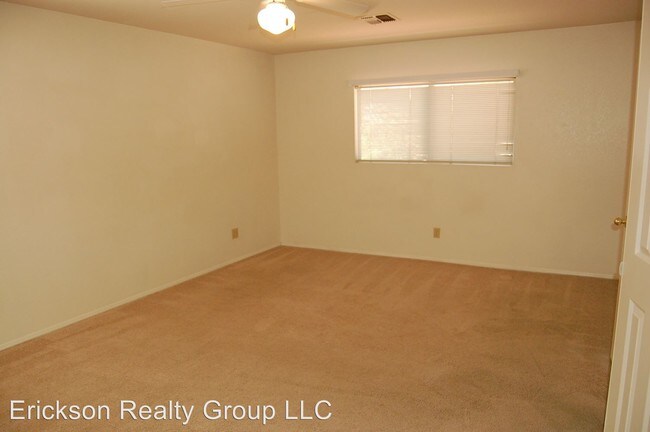 Building Photo - 1681 S Villas Ln