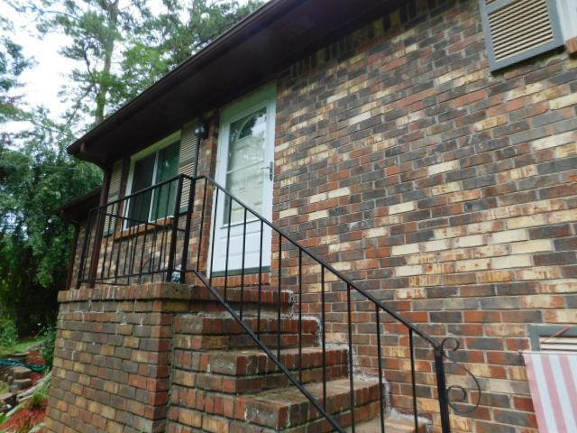Building Photo - 703 Robin Ct