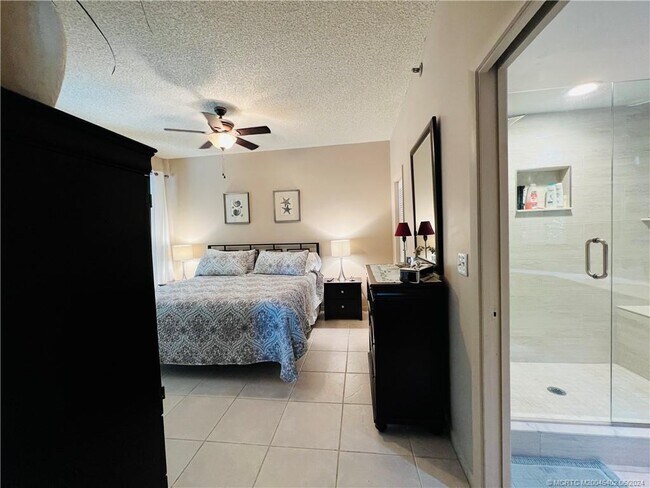 Foto del edificio - 221 NE Plantation Rd