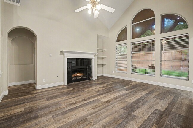 Building Photo - 3808 Armand Dr