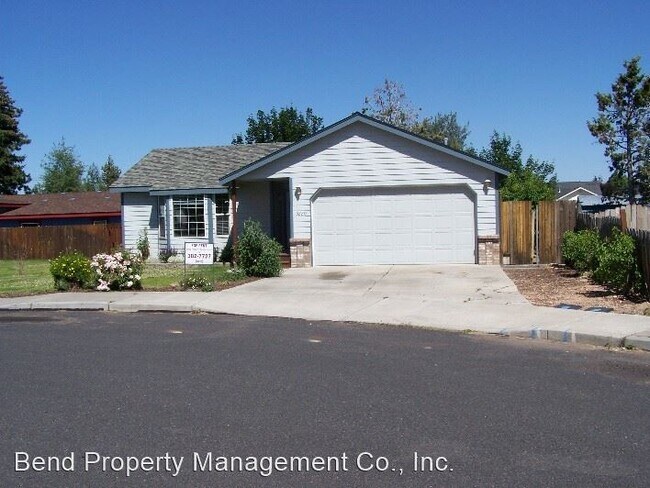 Building Photo - 3 br, 2 bath House - 3220 NE Woodbury Ct.