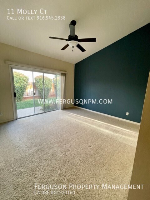 Foto del edificio - 11 Molly Ct