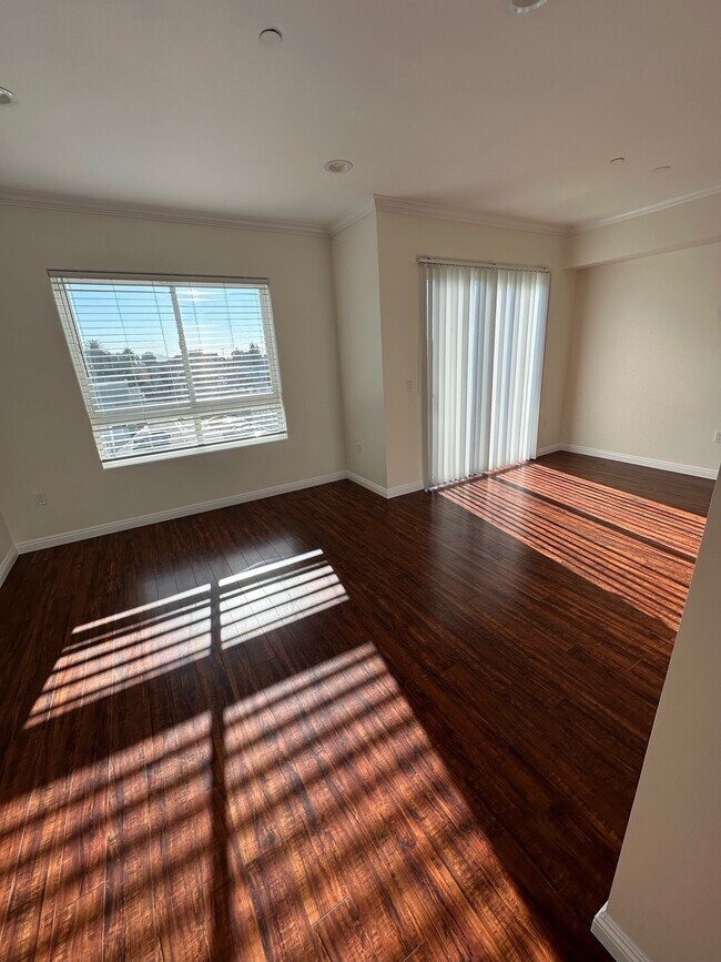 Foto del edificio - 6906-6908 Vesper Ave