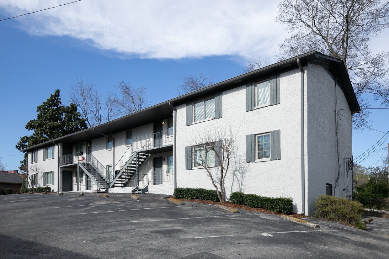 Linwood Park Apartments in Birmingham, AL