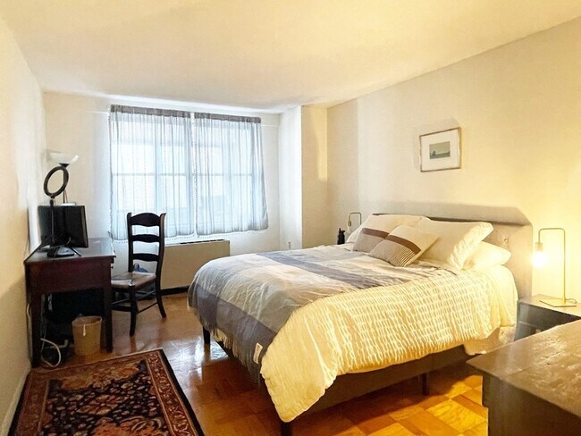 Foto del edificio - 10 Whittier Pl
