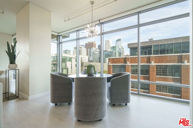 Foto del edificio - 1100 S Hope St