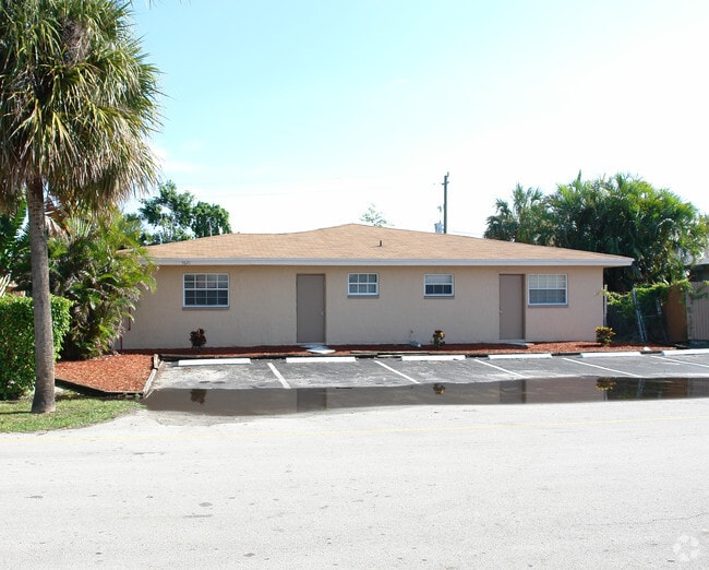 Building Photo - Briarwood
