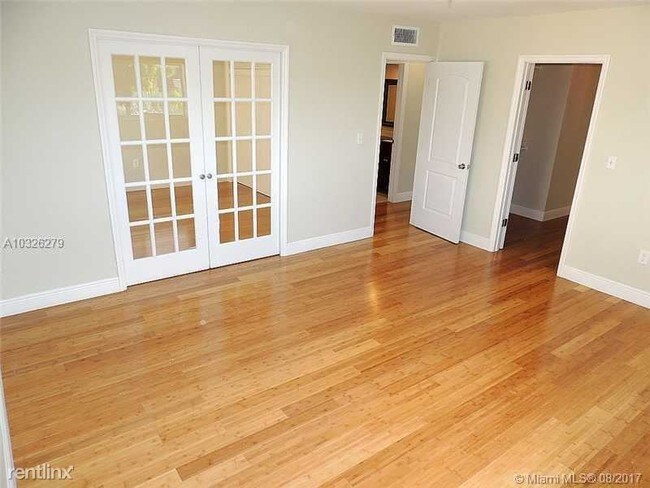 Foto del edificio - 2640 NE 135th St