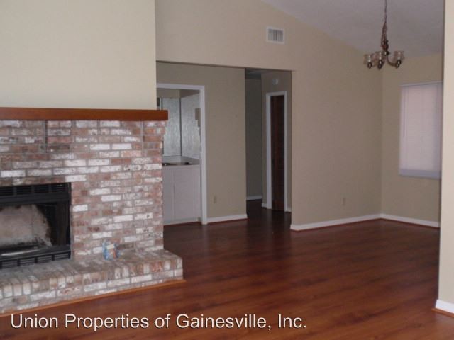 Building Photo - 2 br, 2 bath House - 4132 NW 18th Drive