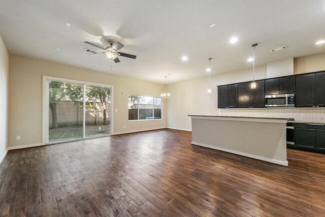 Building Photo - 12585 Piping Rock Dr