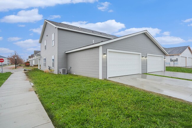 Building Photo - Newly constructed home available for September 30th Occupancy!