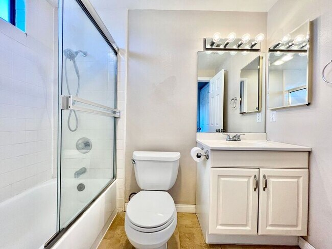 Foto del edificio - 4783 Hawley Blvd