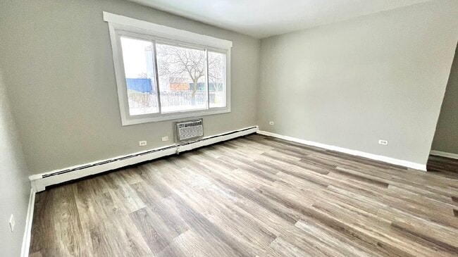 Building Photo - 1355 Abbott Dr