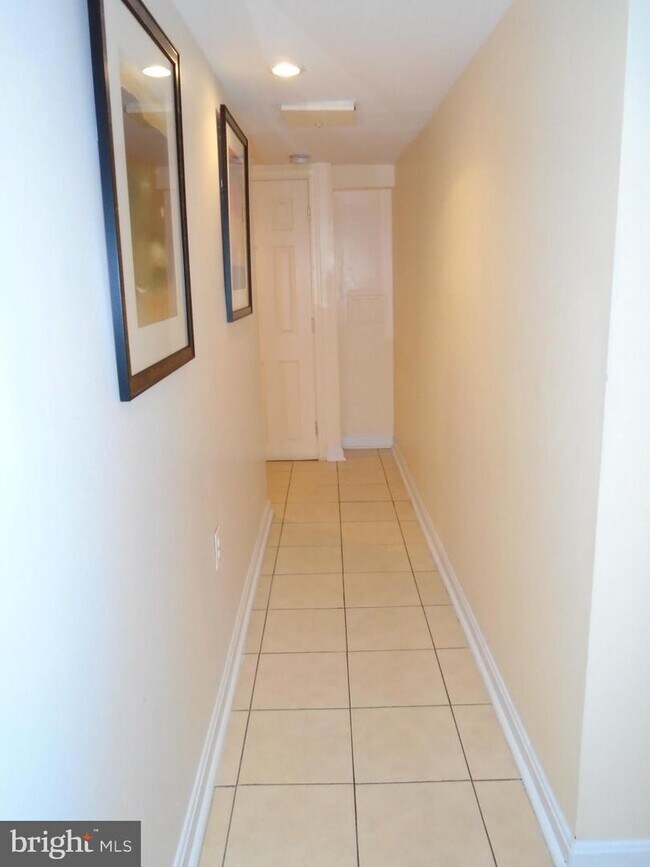 Foto del edificio - 3228 13th St NW