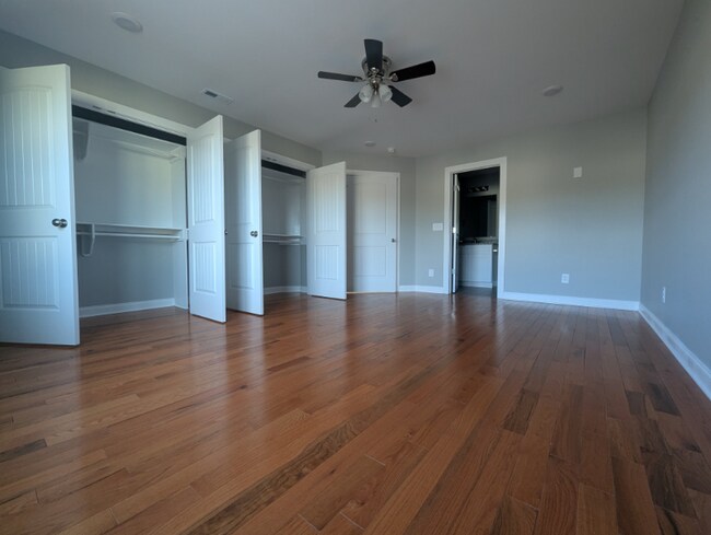 Foto del edificio - 397 Armstrong St