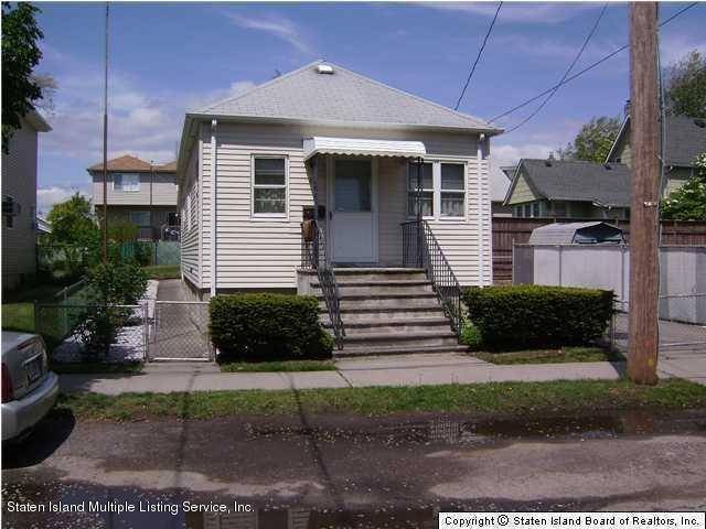 Building Photo - 11 Bailey Pl