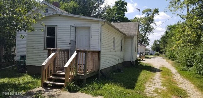 Building Photo - 3 br, 1 bath House - 131 State St