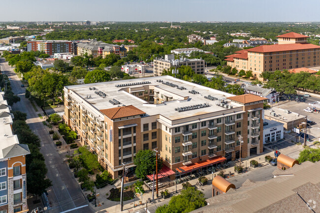 Foto del edificio - GrandMarc Austin