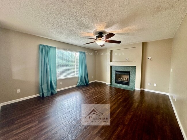 Foto del edificio - 4394 Gunbarrel Dr