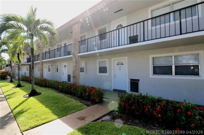 Foto del edificio - 9915 SW Sandalfoot Blvd