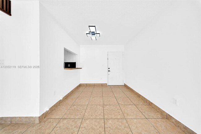 Foto del edificio - 8145 NW 7th St