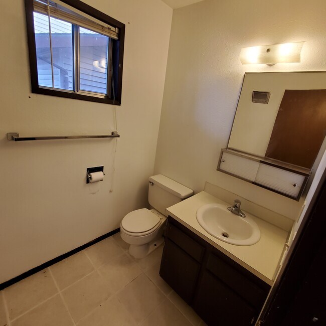 Foto del edificio - 1232 E 3rd St