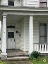 Building Photo - 343 E Burd St