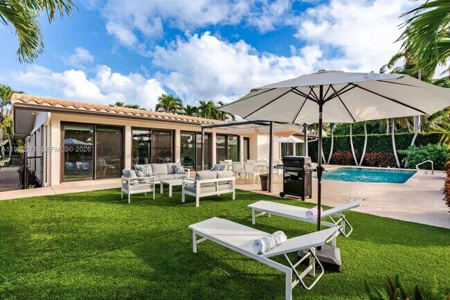 Foto del edificio - 636 Hibiscus Dr