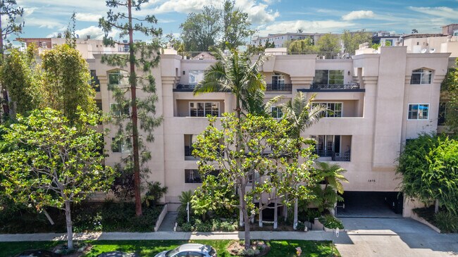 Gorgeous Westside building - 1875 S Beverly Glen Blvd