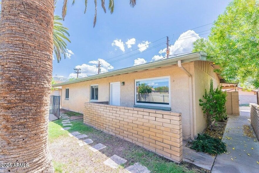 Primary Photo - 4943 E Indian School Rd