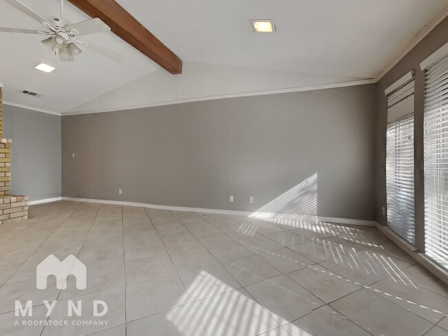 Building Photo - 314 Towne House Ln