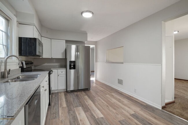 Building Photo - Spacious 3 Bed, 2 Bath in Newark - Move-In...