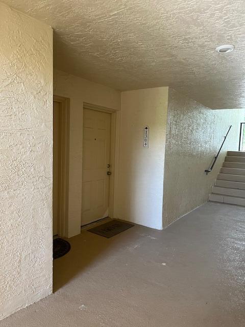 Foto del edificio - 1300 Crestwood Ct S