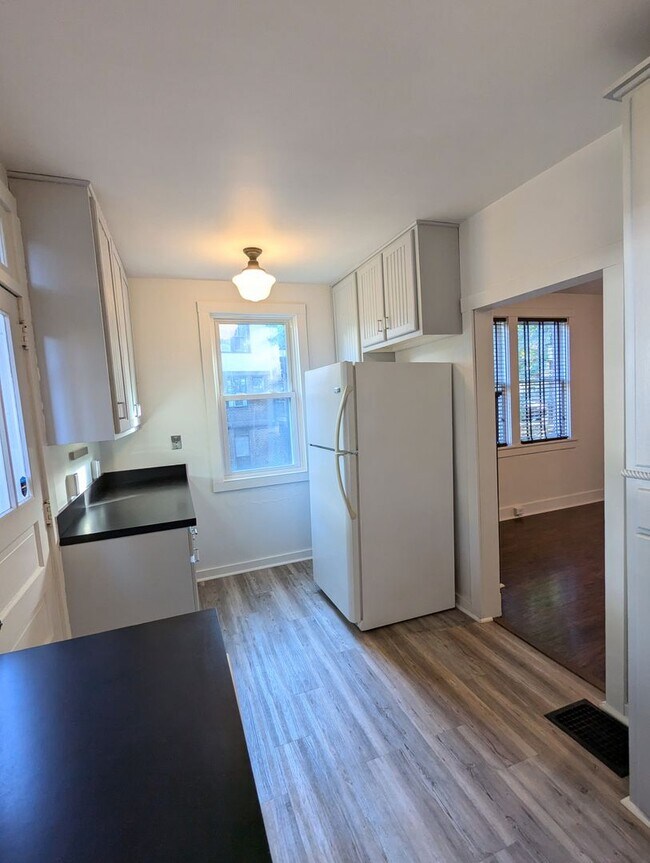 Building Photo - 2 Bedroom 1 Bathroom Single Family Home (R...
