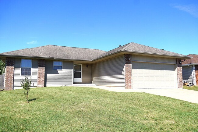 Building Photo - 3-Bed, 2-Bath Home for Rent in East Republ...