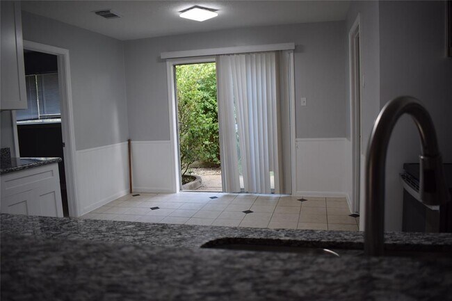 Building Photo - 4307 Belle Park Dr