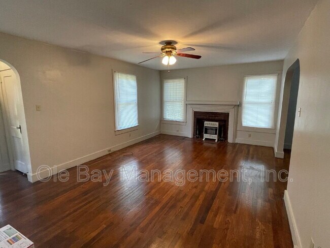 Foto del edificio - 414 Hall Ave