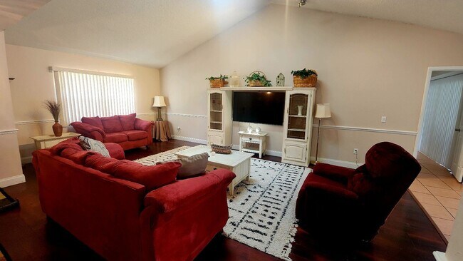 Foto del edificio - The Woodlands of Palm Coast- FURNISHED- 4 Bedroom 2 Bath- Long Term