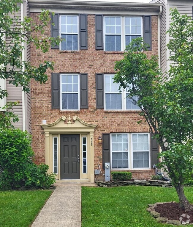 Building Photo - 115 Truman St